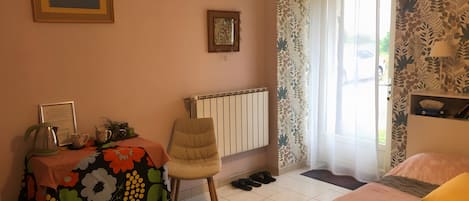 1 habitación, wifi y ropa de cama