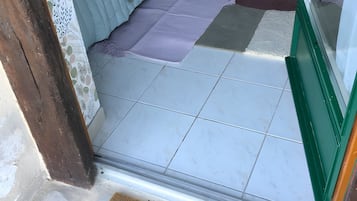 1 habitación, wifi y ropa de cama