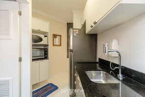 Basic Apartment | Private kitchen