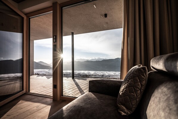 المنشأة من الداخل