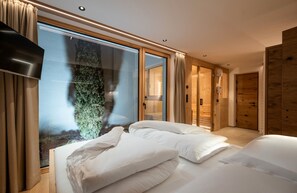 WiFi, bed sheets