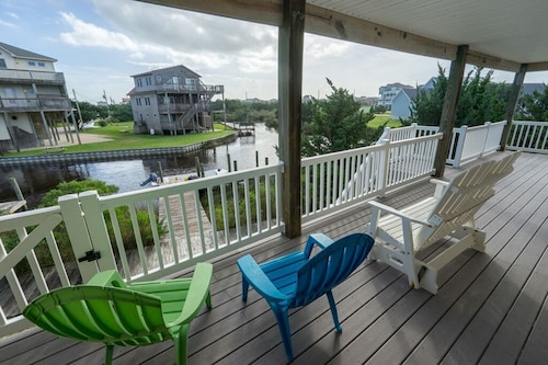 The Sea Star - Canal Front All One level - 4 Bedroom House, Pool, Large Docks