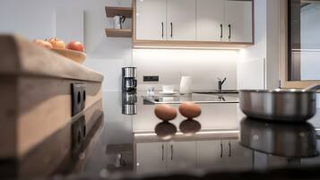 Refrigerador, horno, parrilla de estufa y lavavajillas