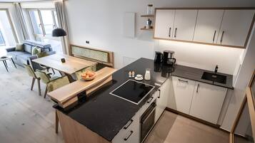 Réfrigérateur, four, plaque de cuisson, lave-vaisselle