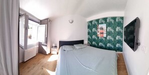 3 makuuhuonetta, silitysrauta/-lauta, internet