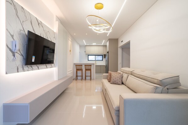 Basic Apartment | Living area