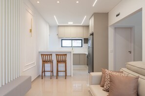 Basic Apartment | Living area