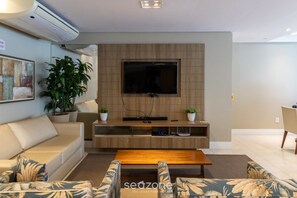 Perushuoneisto | Oleskelualue | Televisio