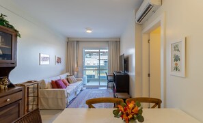 Basic Apartment | Living area - Apt w Swimming Pool 400m fr Campeche Beach Rap308 (Florianópolis)