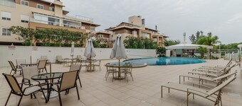 Apt w/ Side sea View, Seaside Condominium Rap0306
