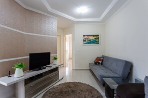 Basic Apartment | Living area