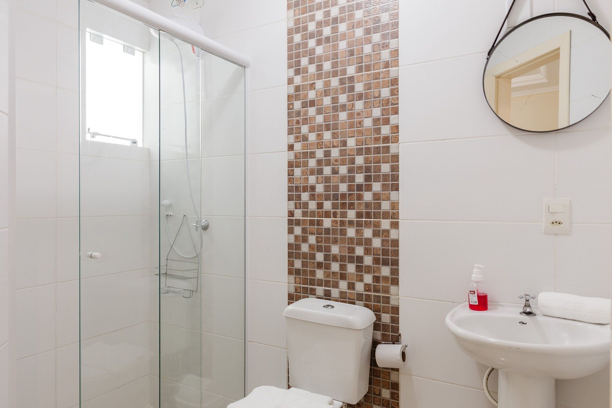 Departamento básico | Baño | Amenidades de baño gratuitas 