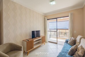 Basic Apartment | Living area
