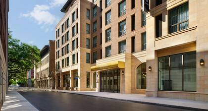 Tempo By Hilton Savannah Historic District