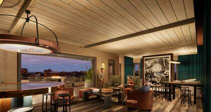 Tempo By Hilton Savannah Historic District