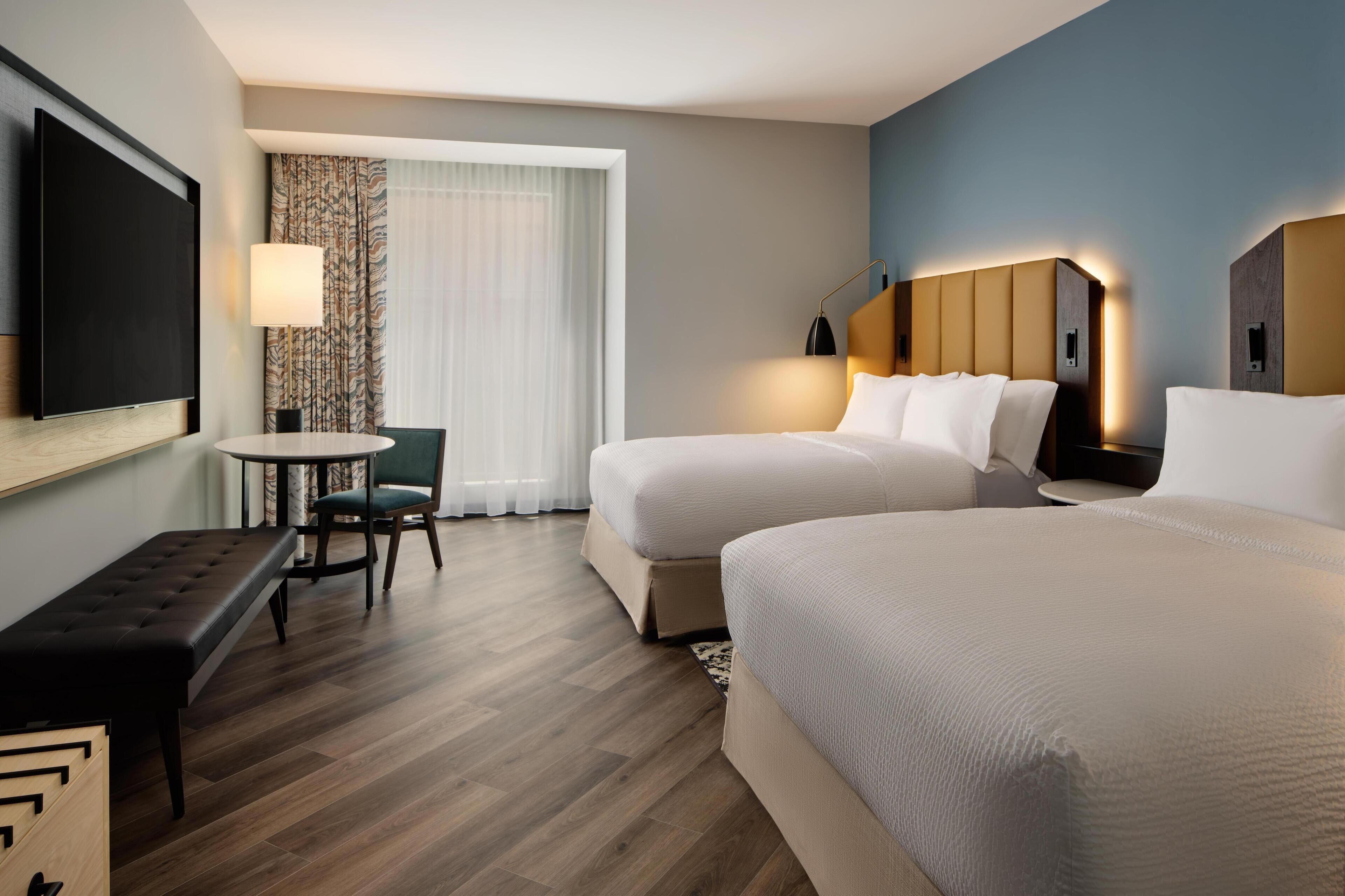 Standard Room, 2 Queen Beds, Bathtub
