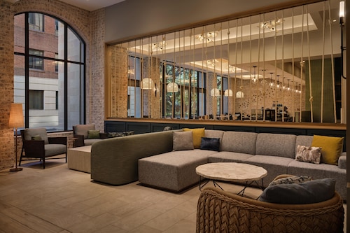 Tempo By Hilton Savannah Historic District
