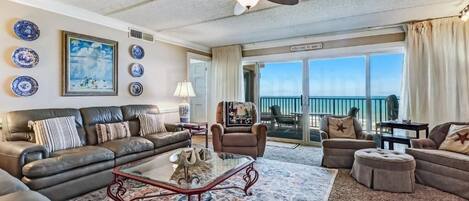 Apartment, 3 Bedrooms, Sea View | Living area