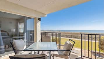 Apartment, 2 Schlafzimmer, Meerblick | Lanai (Veranda)