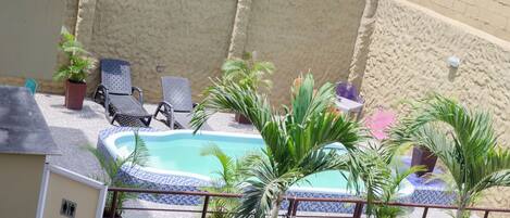 8 albercas al aire libre