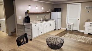 Fridge, microwave, stovetop, coffee/tea maker - Cozy, Very Large Studio Hideaway in a Peaceful Neighborhood (Loganville)