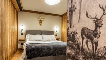 1 bedroom, iron/ironing board, travel crib, WiFi