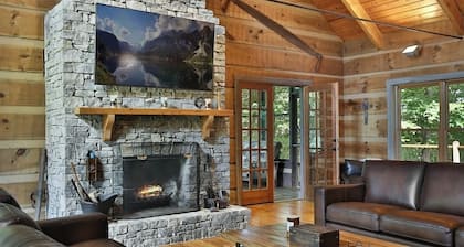 Cabin+Bunkhouse Sleeps 23 near Lex Lou Like New Spacious Modern Rustic Retreat