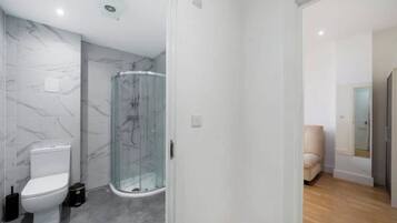 Dusche, Haartrockner, Seife