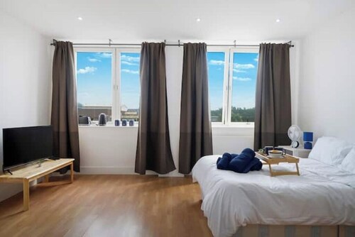 New Refurb Private Large Studio