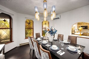 Dining - 7-bedroom Mountain Mansion of Belleayre! + POOL, SAUNA, GAME ROOM, AC and MORE (Fleischmanns)