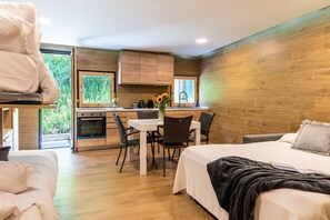 1 Schlafzimmer, Reisekinderbett, kostenloses WLAN, Bettwäsche