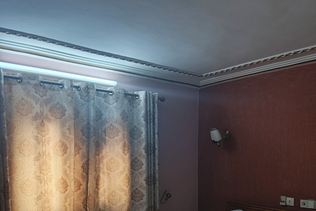Deluxe Room | In-room safe, laptop workspace, free WiFi, bed sheets