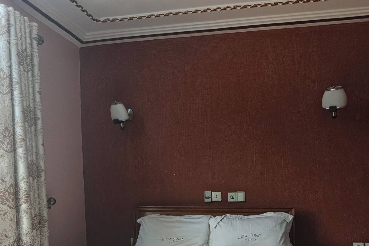 Superior Room | In-room safe, laptop workspace, free WiFi, bed sheets