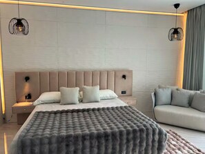 Deluxe Villa, Private Pool, Pool View | In-room safe, desk, laptop workspace, blackout drapes
