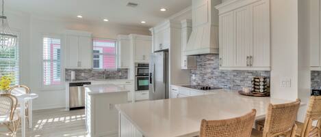 Fridge, oven, stovetop, dishwasher