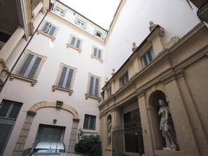 Front of property - Italianflat - Arena rooms (Verona)