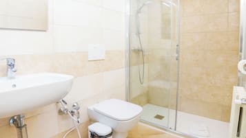 Bagno | Doccia, asciugacapelli, asciugamani, sapone