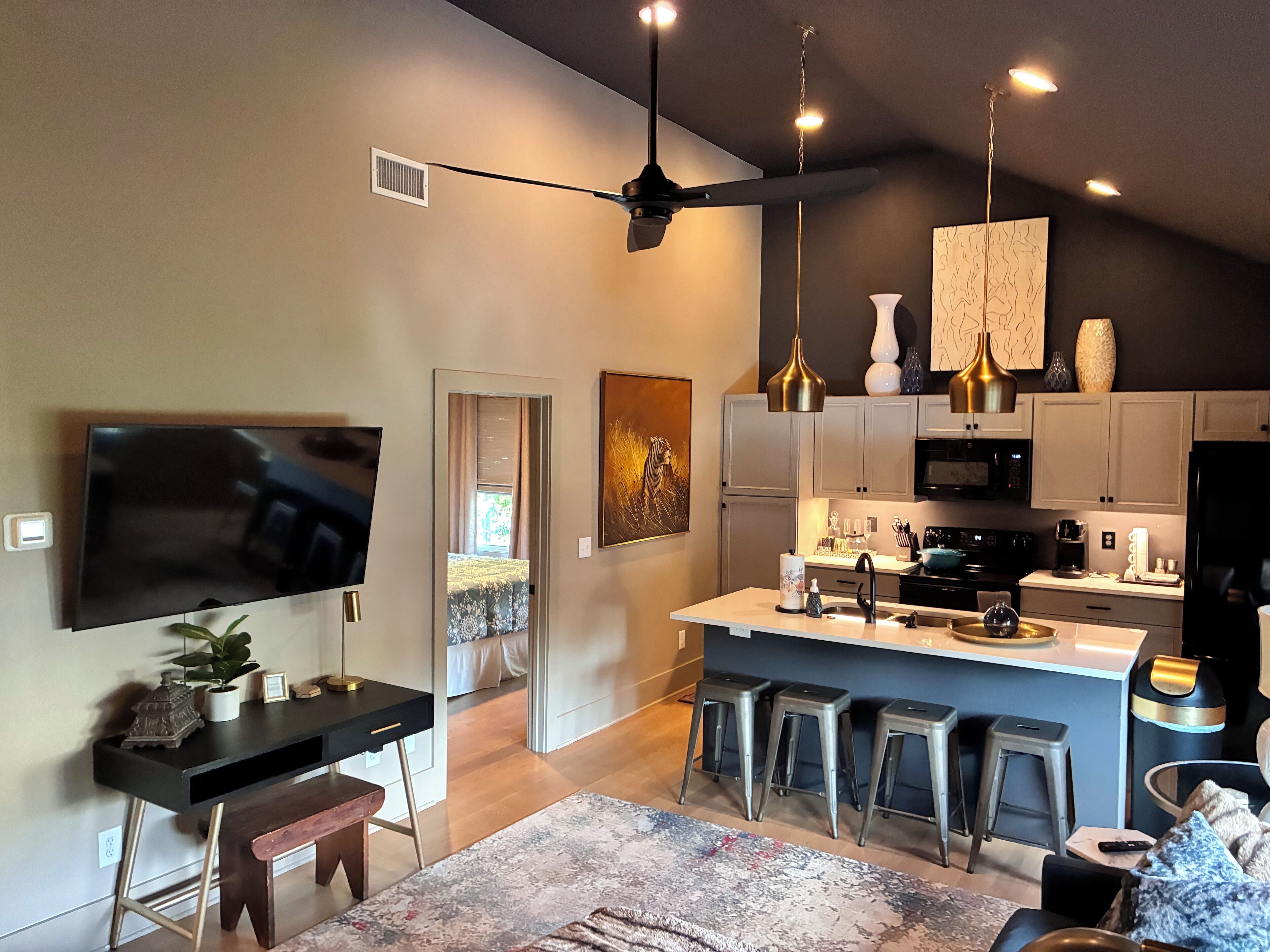 Microondas, horno, parrilla de estufa y lavavajillas 