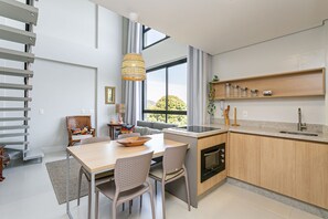 Fridge, microwave, oven, coffee/tea maker