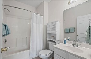 Towels, soap, toilet paper - New on Market Gorgeous Condo in Barefoot Resort (North Myrtle Beach)
