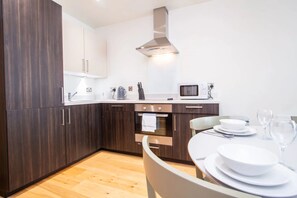 Apartamento, 1 habitación, no fumadores | Servicio de comidas en la habitación