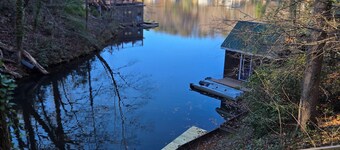 Unique, newly refurbished house on Lake Lanier, SC.