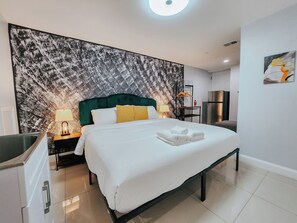 5 chambres, bureau, fer et planche Ă repasser, Wi-Fi gratuit