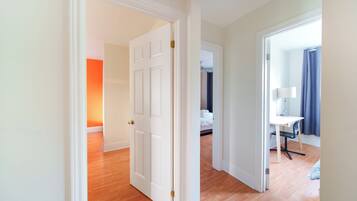 3 soveværelser, strygejern/strygebræt, internetforbindelse, sengetøj