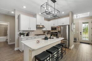 Dishwasher - Cozy Pebbles - Three Bedroom House, Sleeps 8 (Kissimmee)