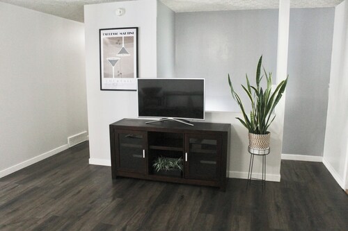 Spacious Home Close to FLW