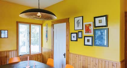 Private and Serene 4-bedroom farmhouse in Ironwood