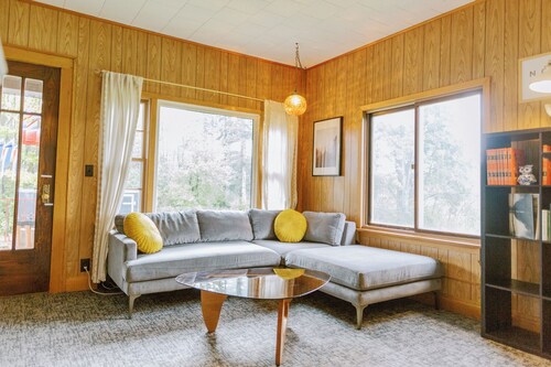 Private and Serene 4-bedroom farmhouse in Ironwood