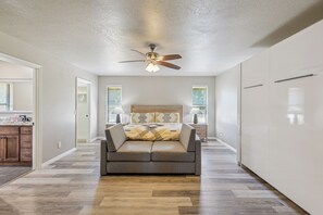 4 bedrooms, WiFi, bed sheets