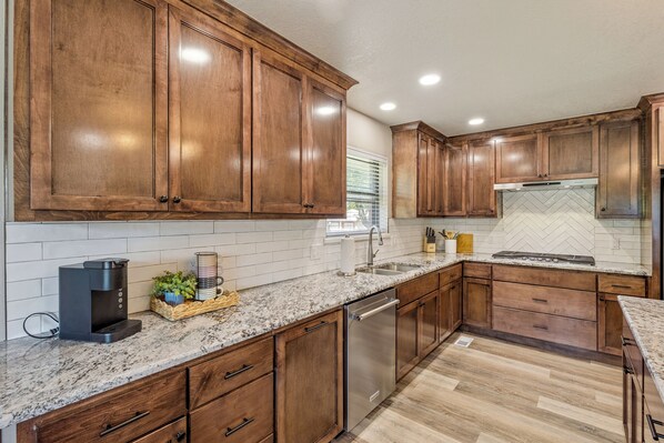 Microwave, oven, stovetop, dishwasher